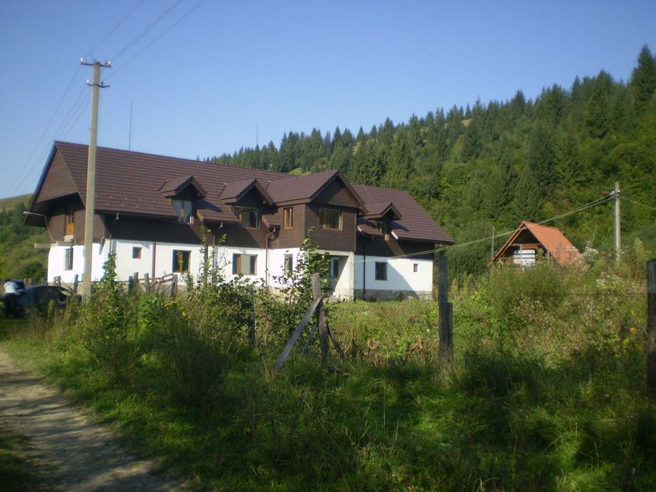 Продаж будівлі з ділянкою, с. Ізки, Закарпатська область