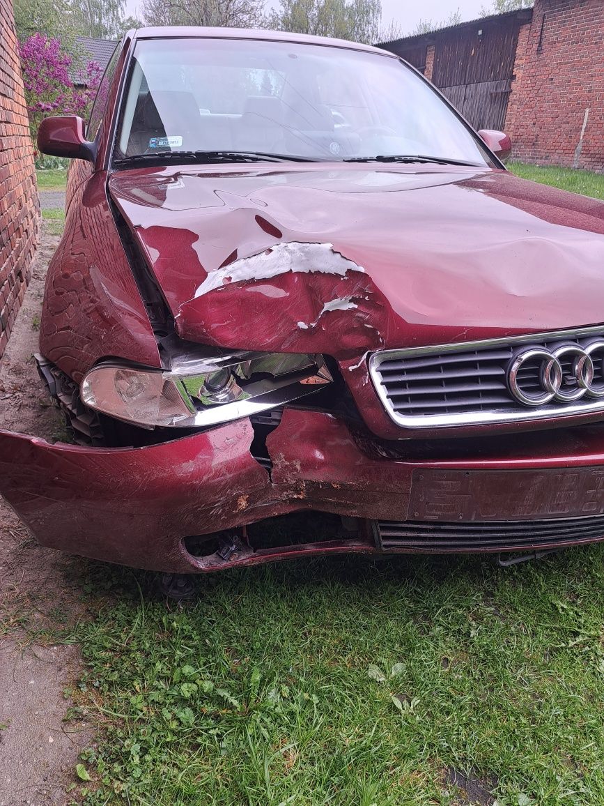 Audi a4 b5 uszkodzony