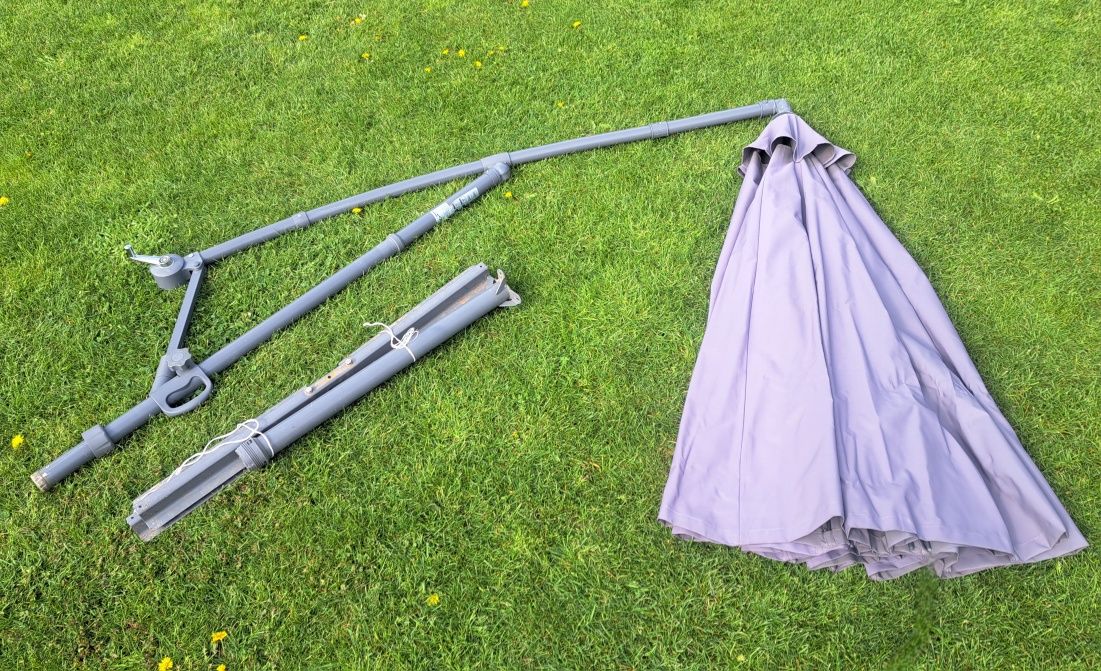 Szary parasol ogrodowy + 4 płyty betonowe