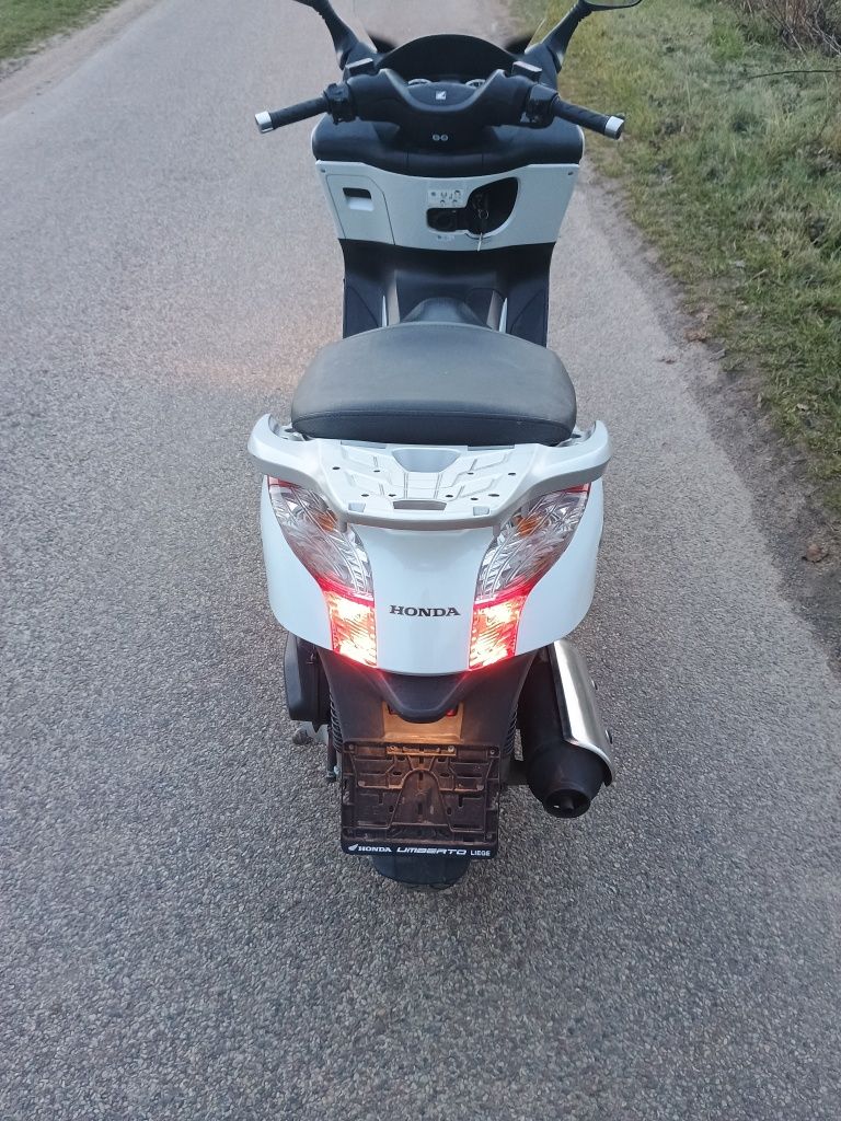 Honda S-Wing 125 pojemność z 2013 r