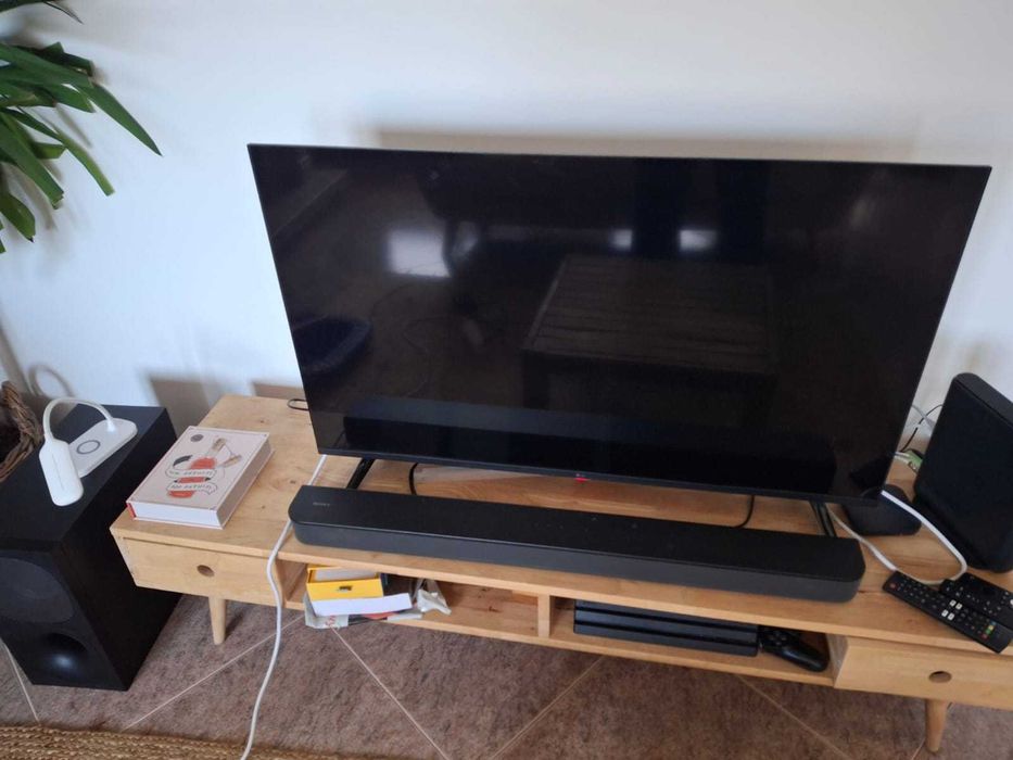 TV Samsung 110 cm+ barra de som Sony + movel (150X40)