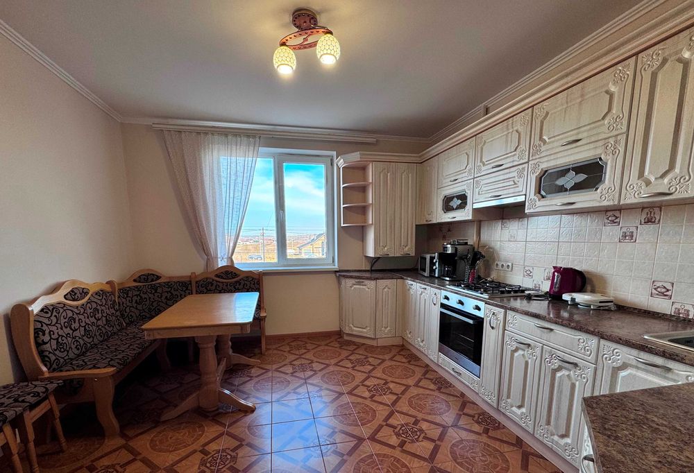 Підселення для хлопця Угорники , біля ліцею. Окрема кімната Н/Б. А/О