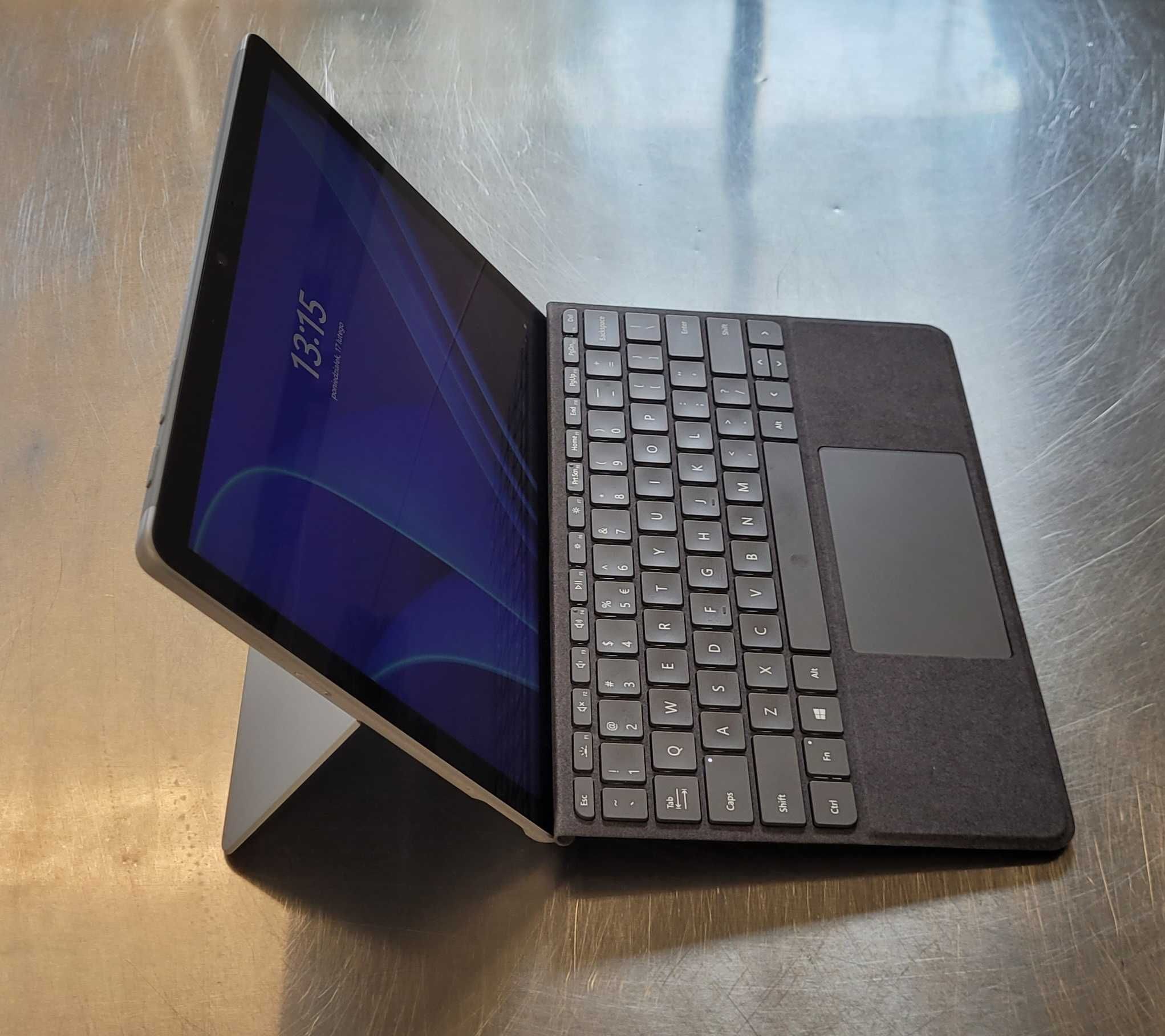 Microsoft Surface Go 2 z modelem 1927 oraz pamięcią 128 GB wejście SIM