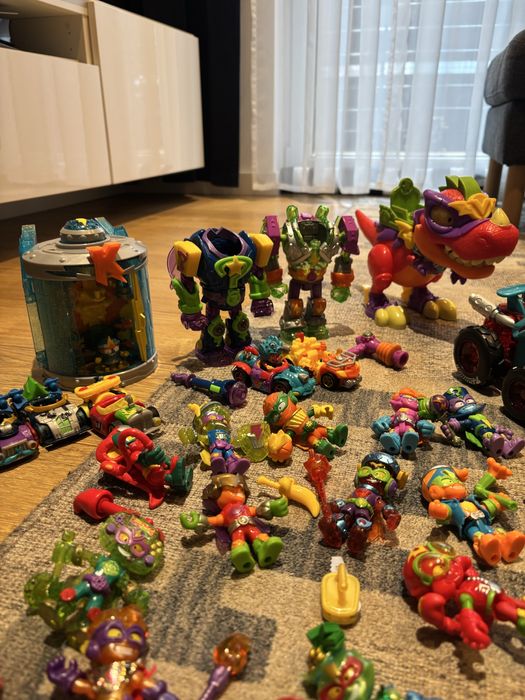 Giga Zestaw Super Things Zings | Mr. King, Dinozaur V-Rex, Secret Base