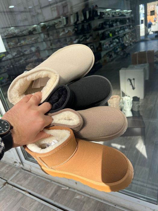 Ugg australia classic mini platform чорні бежеві угги  опт і роздріб