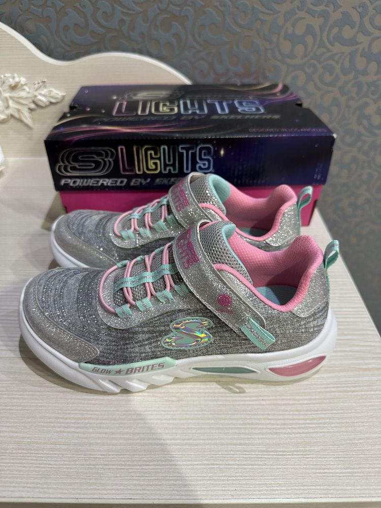 Skechers lights 33,5