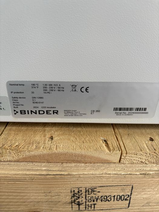 Inkubator CO2 Binder CB 260 cieplarka laboratoryjna