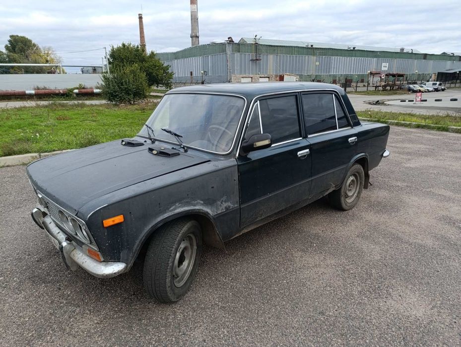 Автомобіль ВАЗ 2103