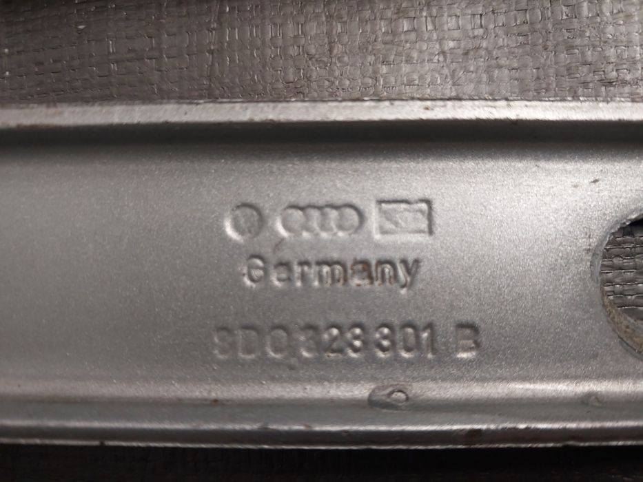 Audi A4 B5 95-99 rok KOMPLET zawiasy maski przód przedniej srebne