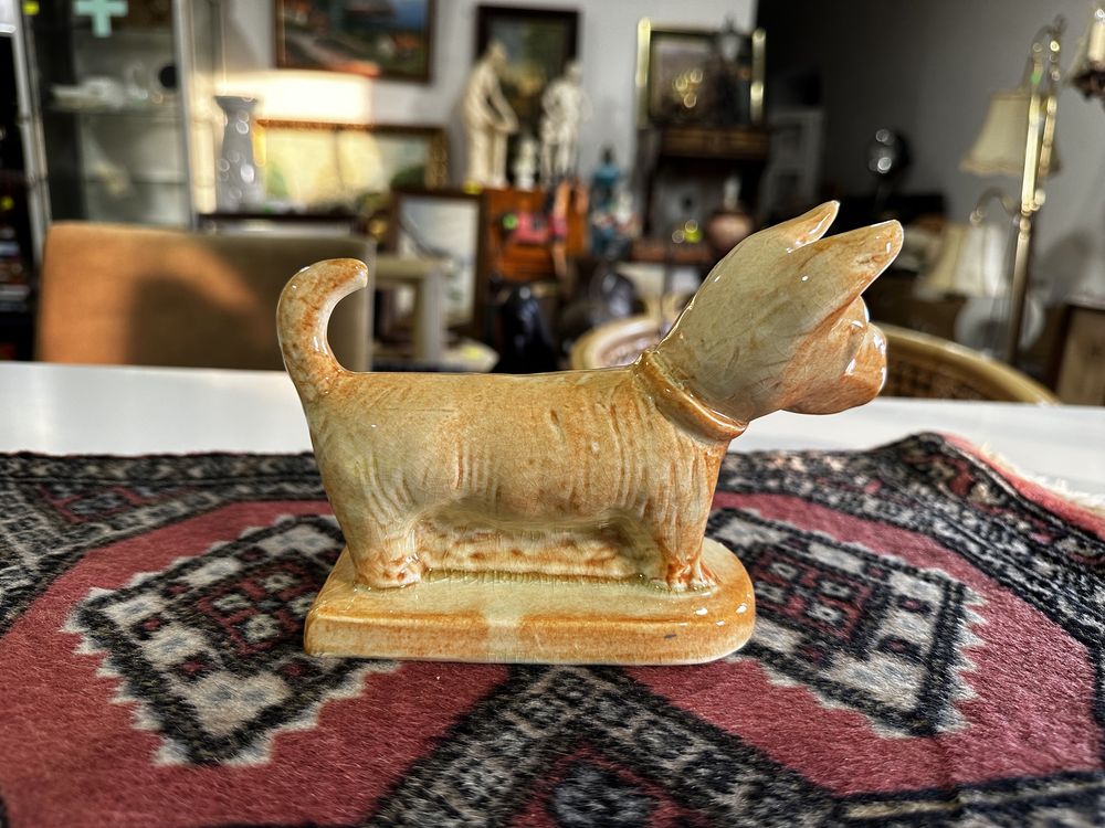 Figurka piesek pies rzeźba dekoracja 189
