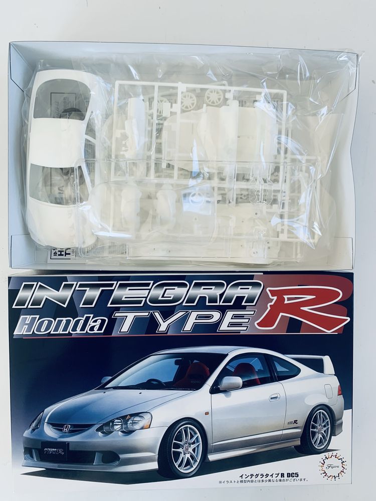 Samochód Honda Integra Type R DC5 model 1:24 Fujimi 047102