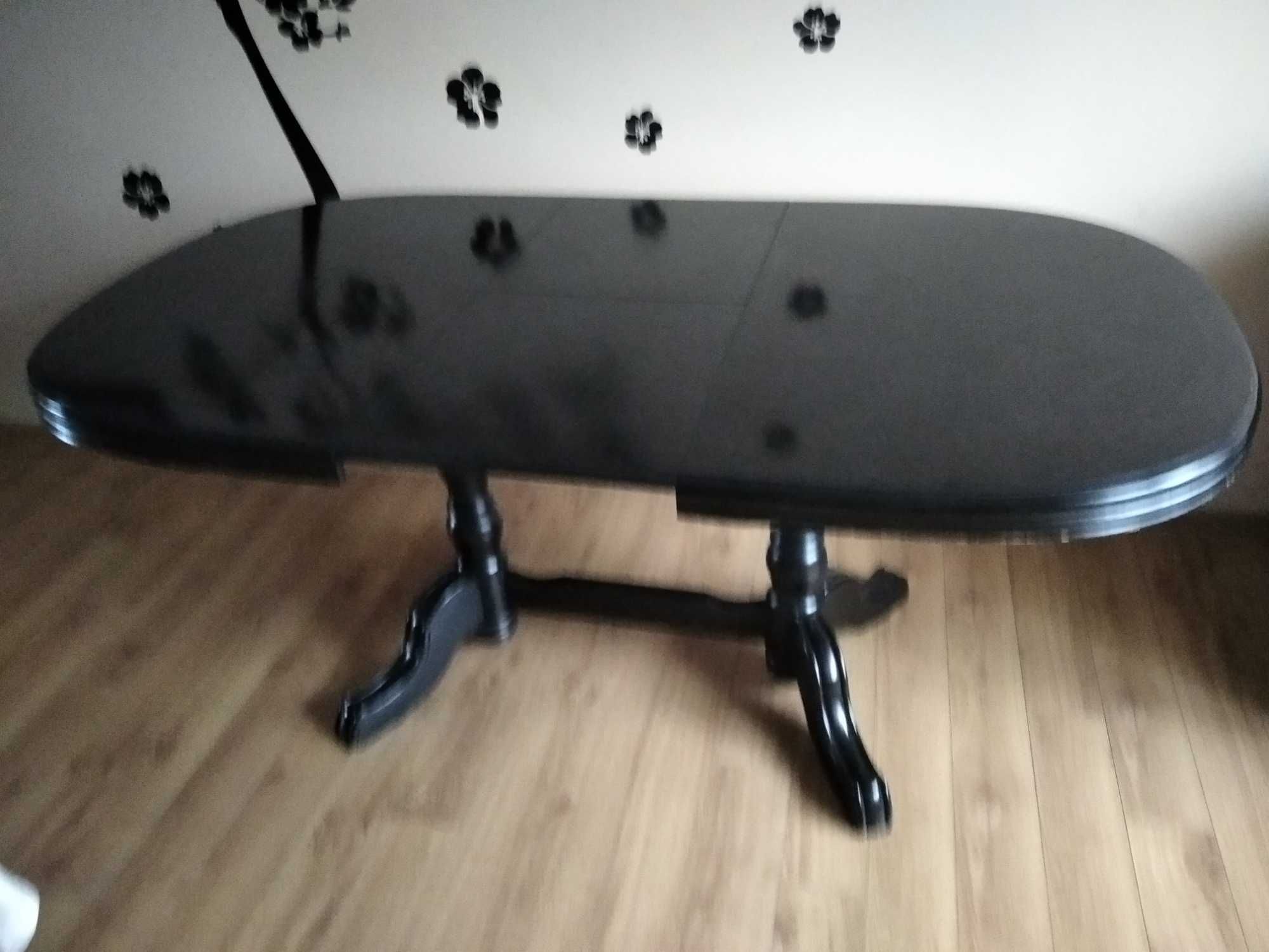 Stół do salonu pokoju