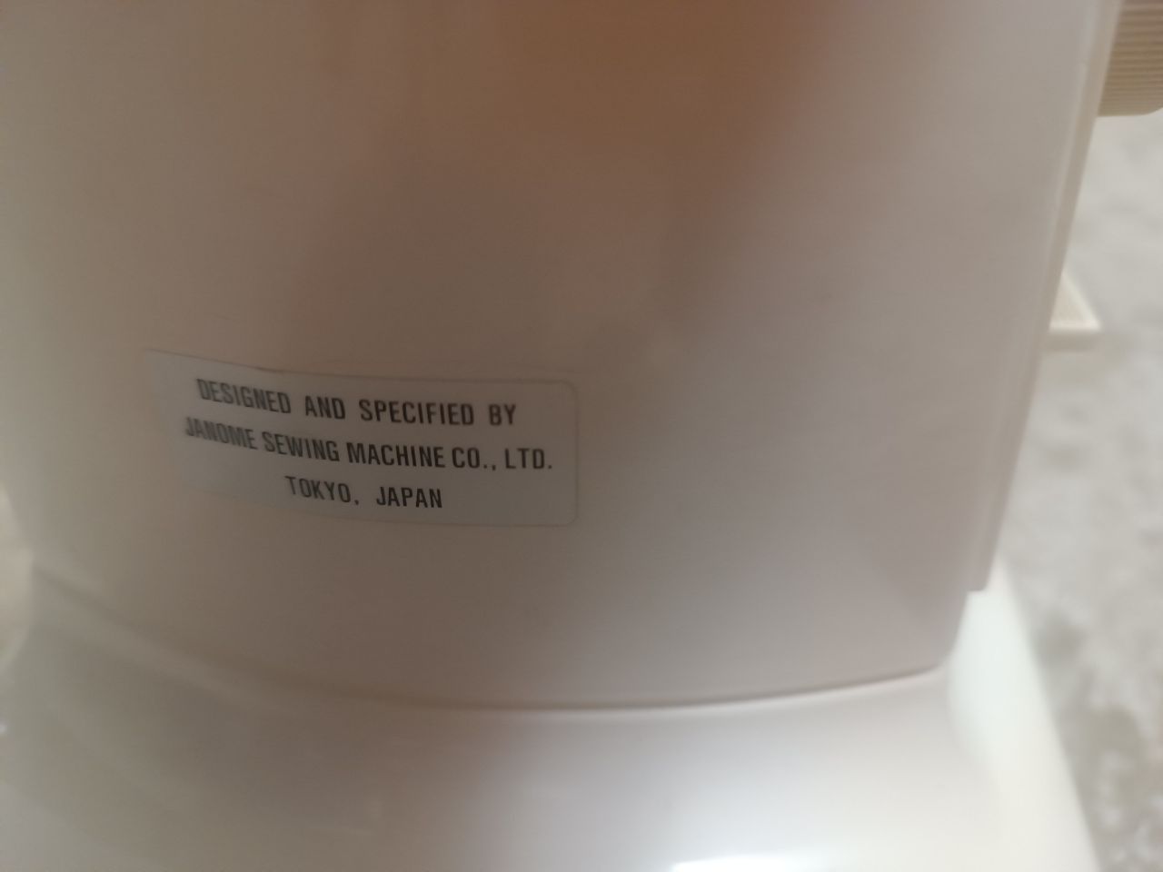 Продам швейну машинку