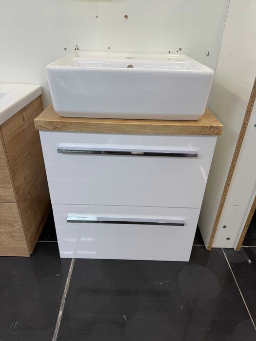 Szafka z blatem i umywalką nablatową 50 x 40 cm