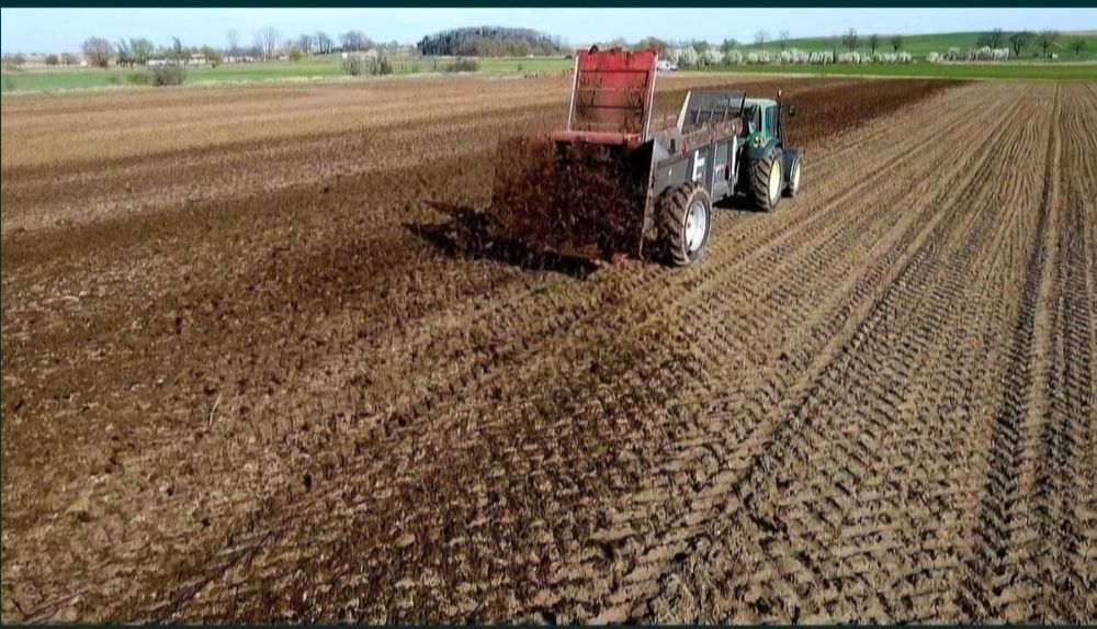 Wywóz obornika rozrzucanie obornika wynajem rozrzutnika