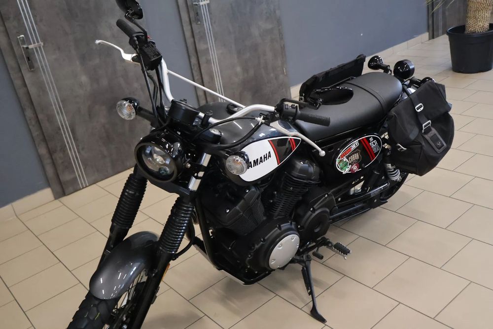 Yamaha SCR  950 Bolt xv 950 drag star