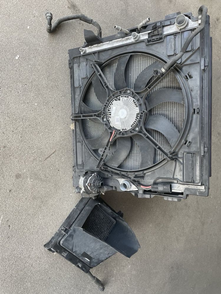 Chlodnice pas BMW X5 X6 F15 F16 3.0D M50D wentylator intercooler klima