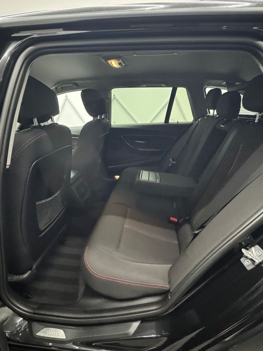 BMW 318d Touring F31