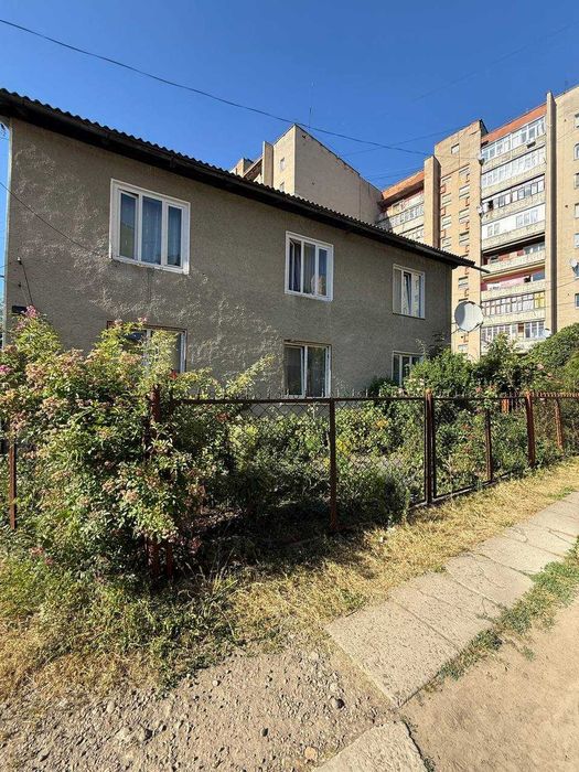 Продаж будинку в центрі міста