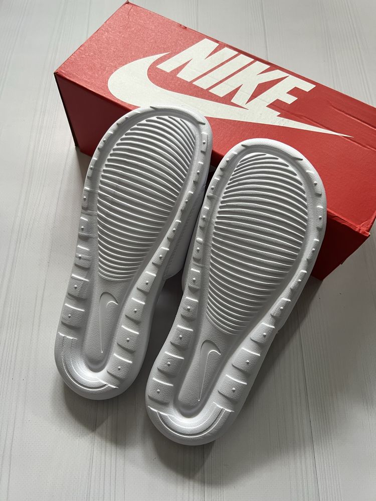 Шлепки Nike Victori Оригинал