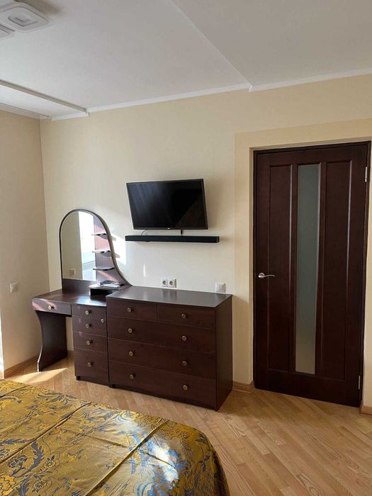 Оренда. вул. Скрипника (Гориня). Сихів. Гарний Ремонт. Паркомісце.