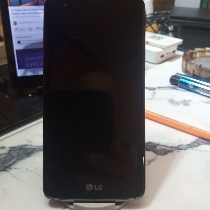 Сенсорные телефоны , читайте описание.