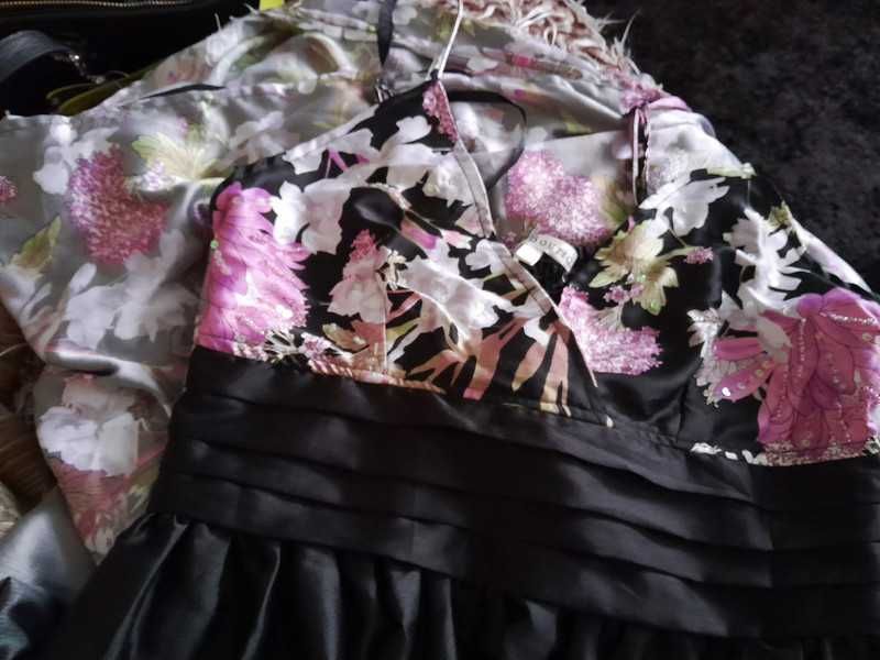 Sukienka w kwiaty Uttam Boutique rozmiar L