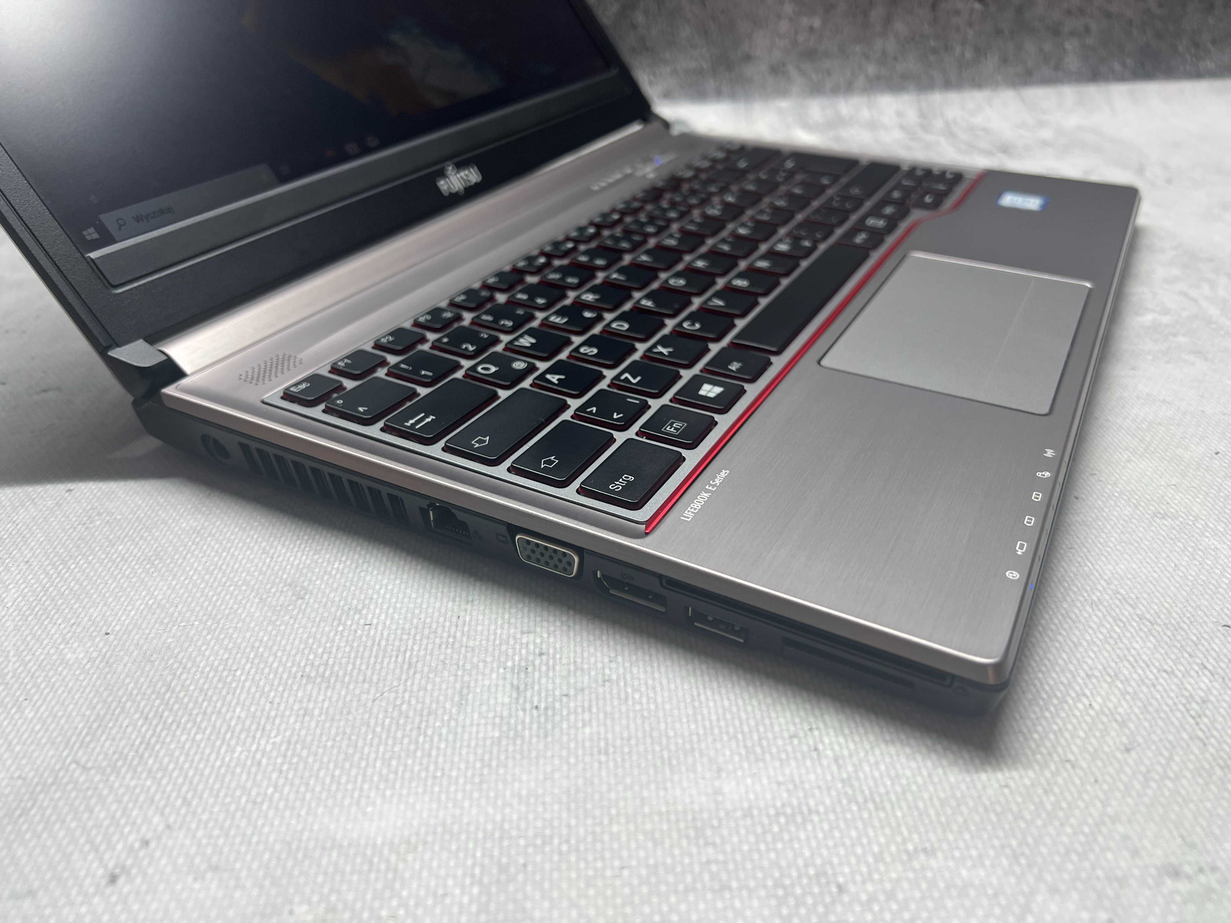 Fujitsu E736 / i7 6600u 3.4GHz / 8GB DDR4 / 128SSD / 13.3 HD / W10Pro