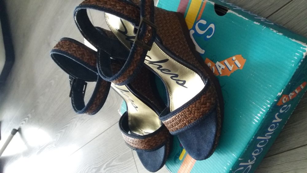 Босоножки Skechers