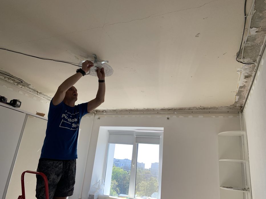 Установка натяжные потолки