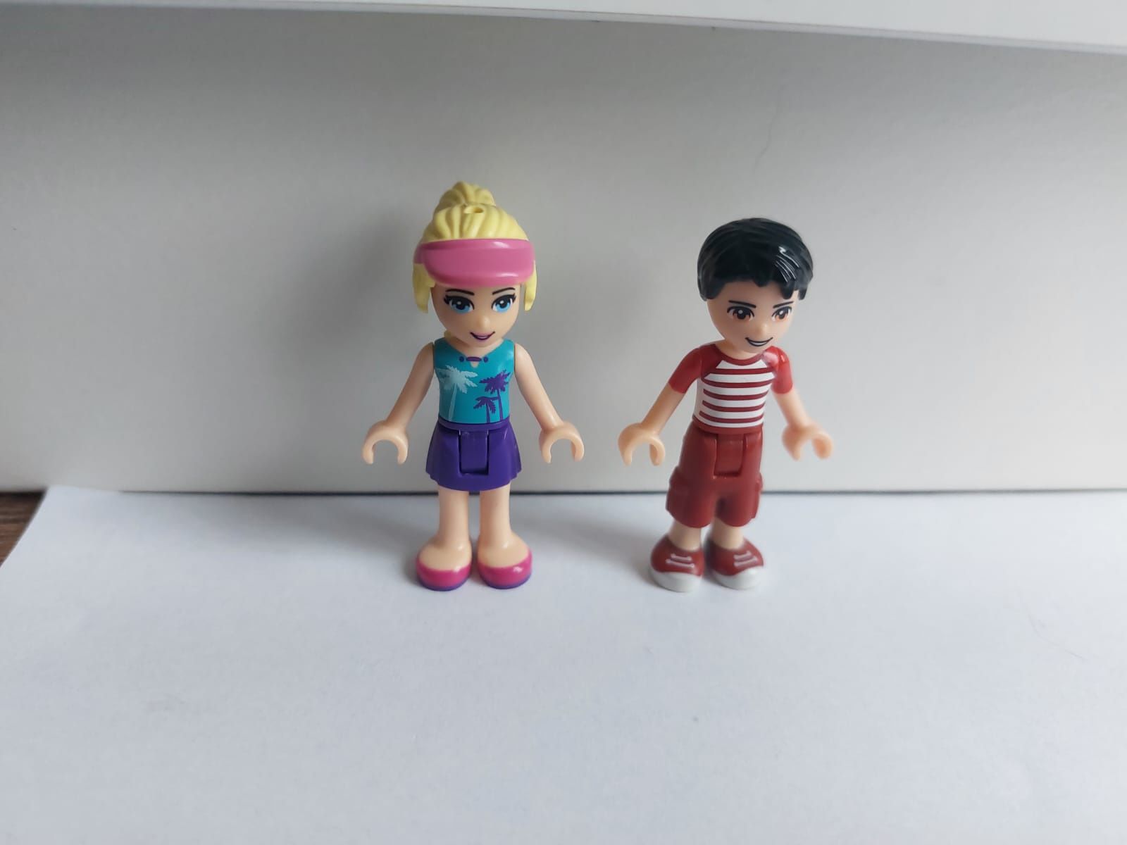 Lego friends 41129 ,, Furgonetka z hot-dogami w parku rozrywki "