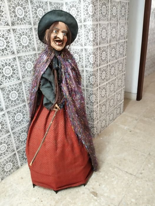 Vendo bruxa original