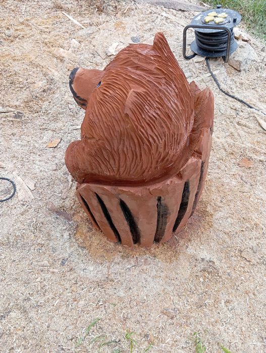 Rźeźba ogrodowa niedźwiedź