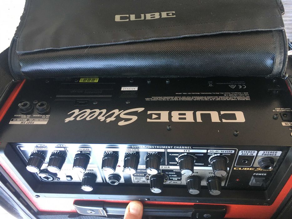 ROLAND Cube Street