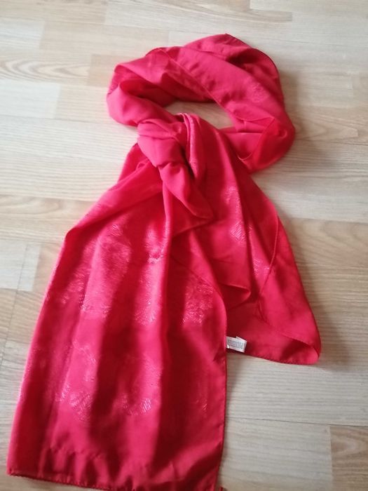Nowa Bardzo elegancka, apaszka szal w kolorze czerwonym