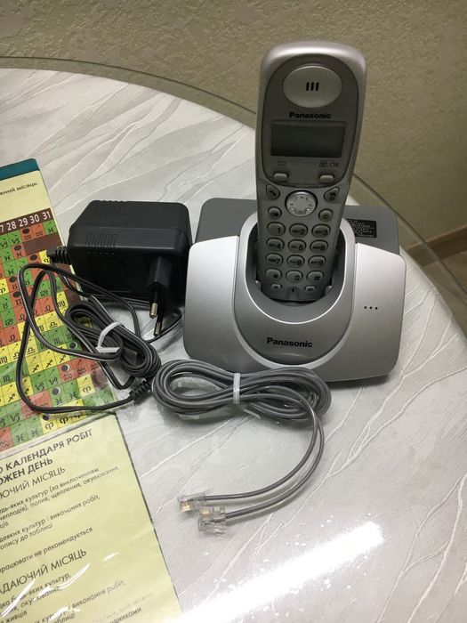 Телефон стаціонарний.