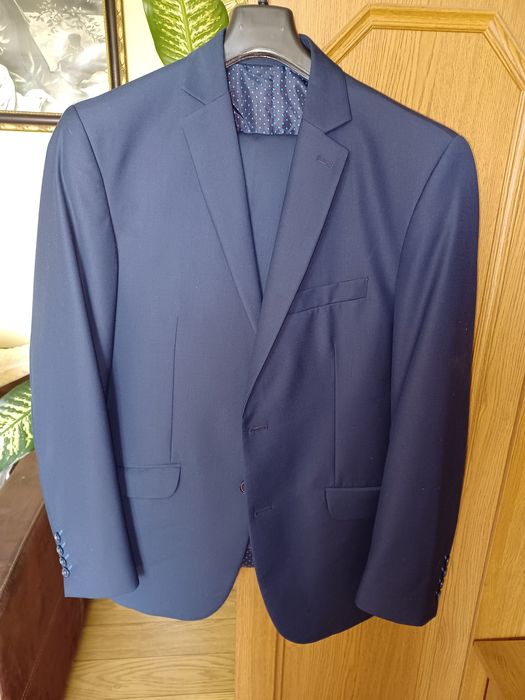 Garnitur męski granatowy