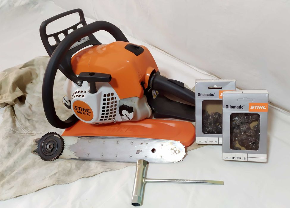Продам бензопилу з двигуном STIHL 2-МІХ, потужністю 1,7 кВт (2,3 к.с.)
