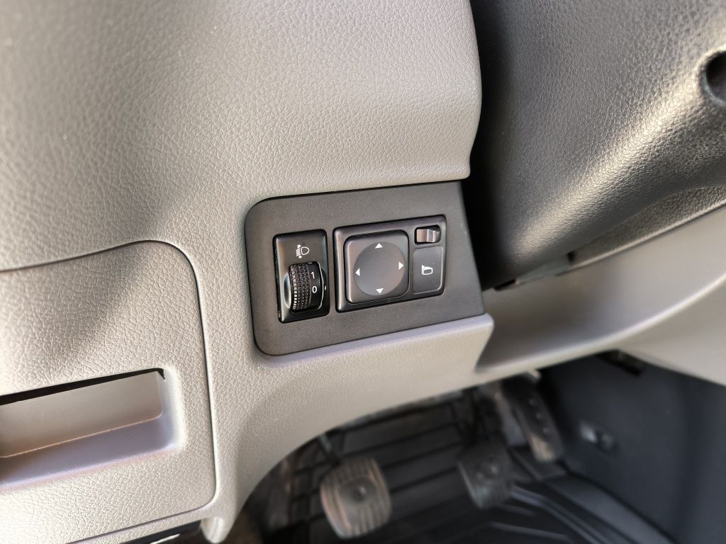 Продам Nissan NV200