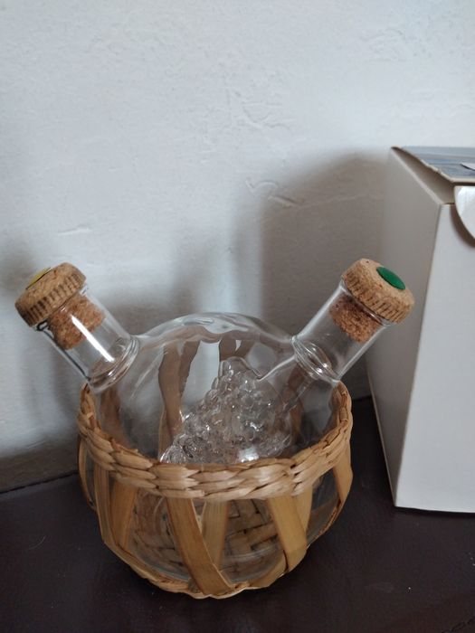 Galheteiro moderno para azeite e vinagre