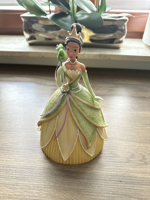Tiana figurka showcase Disney store limitowana kolekcjonerska
