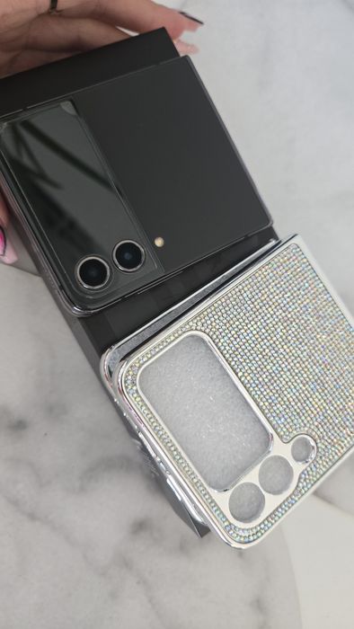 Samsung z Filip 4 + nowe etui cyrkonie