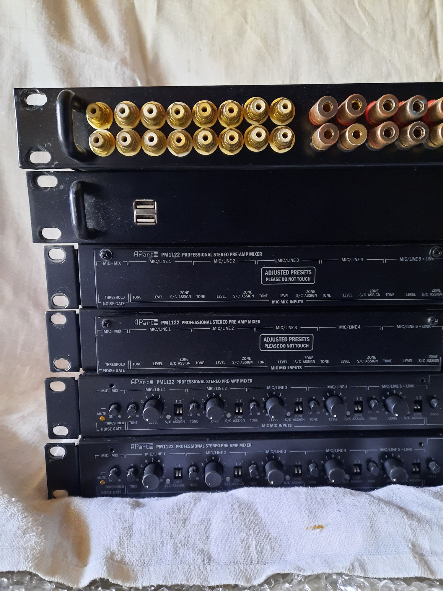 Микширующий усилитель мощности Apart PM1122