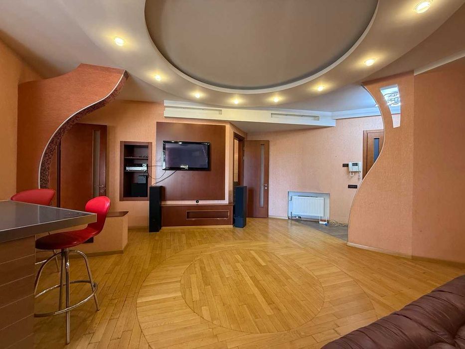 Продам 3-к квартиру в Аркадии, ЖК Тенистый, 123 м², АГВ, ремонт.