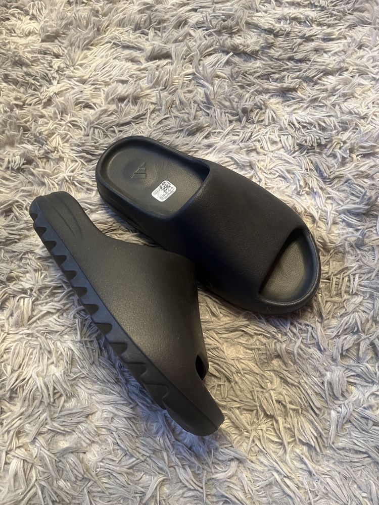 Yeezy slide czarne onyx drip