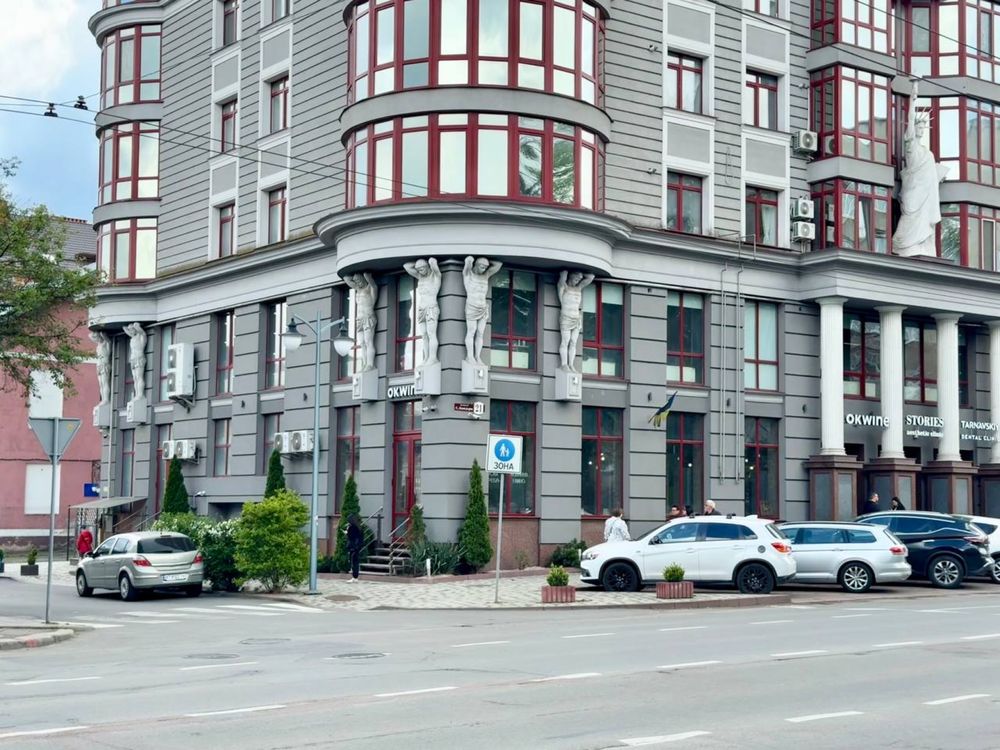 Продаж комерційного приміщення в центрі по вул. Бандери