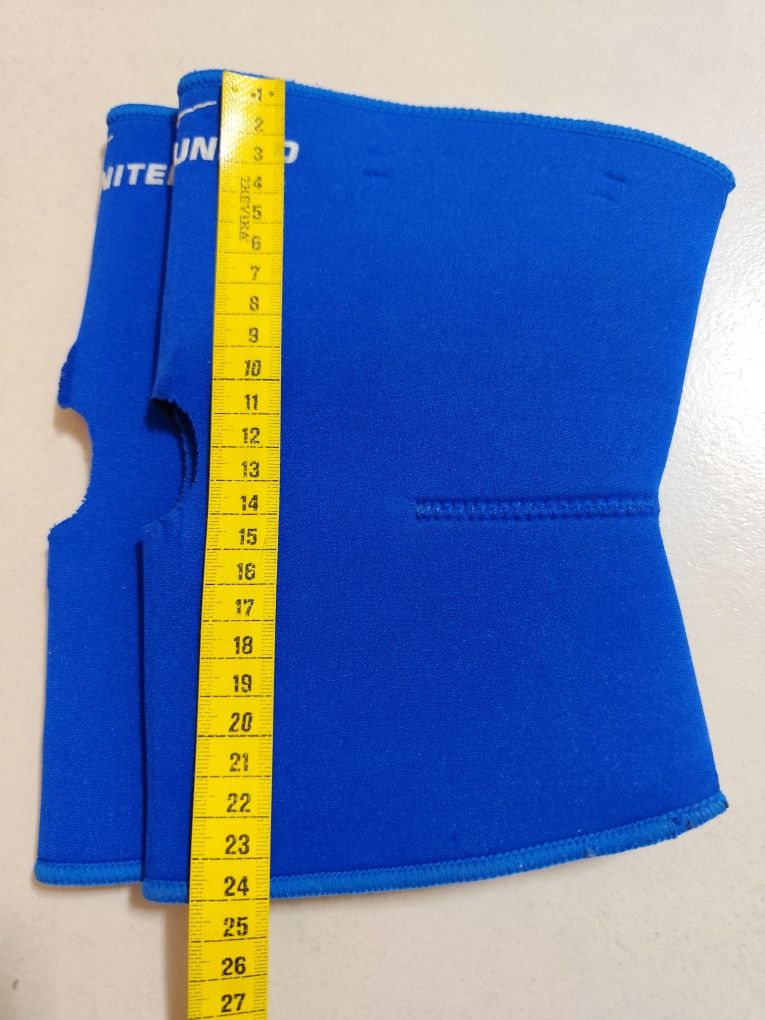 Par de Joelheiras em Neoprene B-United (Tam. S)