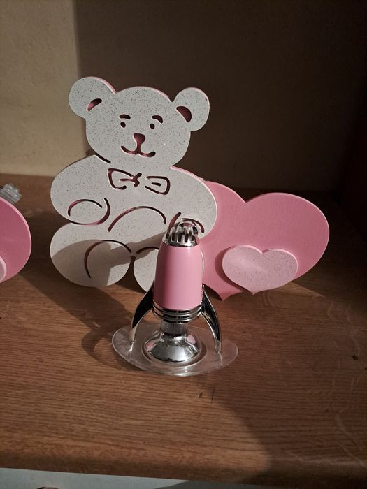 Oświetlenie do pokoju. Kształt misie