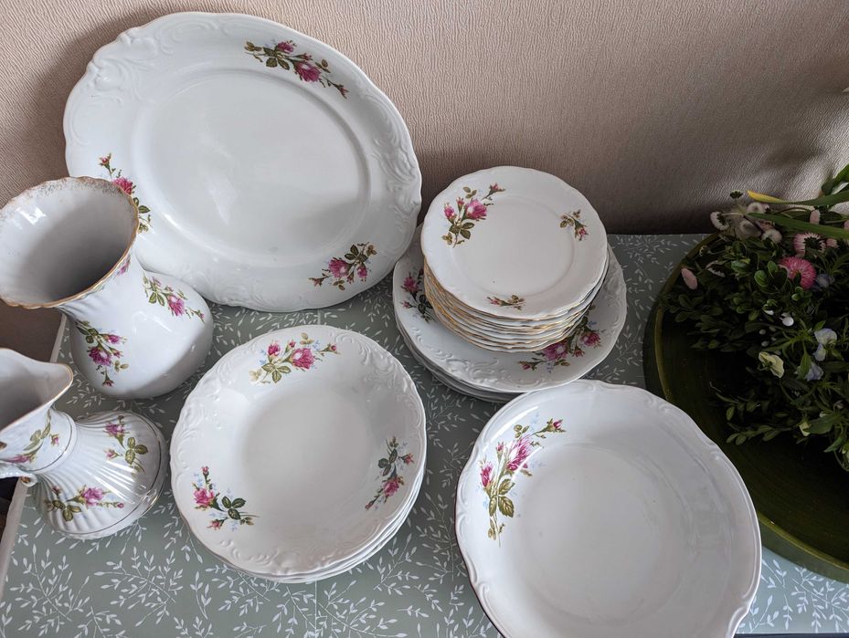 Serwis obiadowy. Zastawa z porcelany kwiatowa set retro vintage