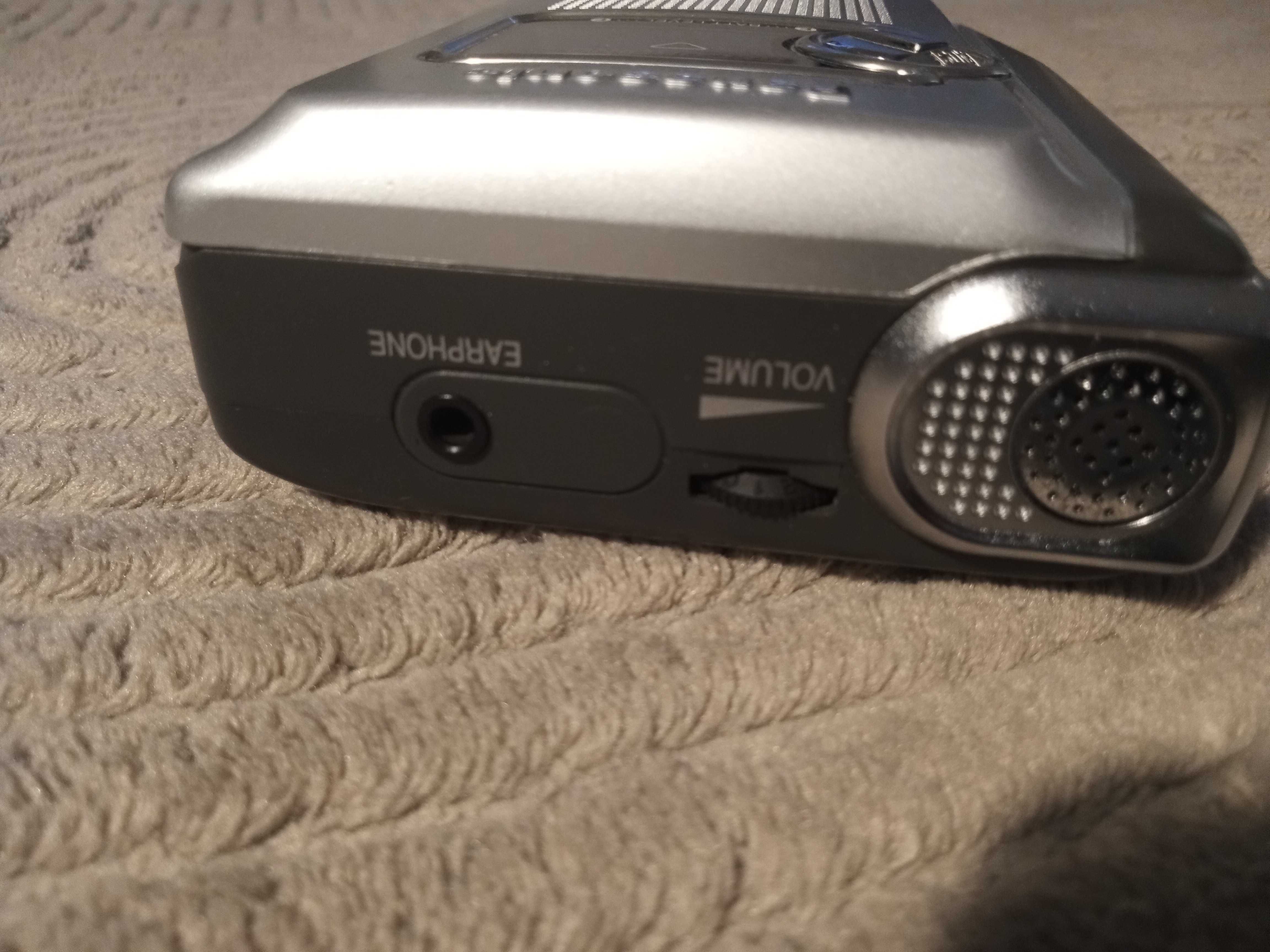 Walkmen Panasonic z dyktafonem